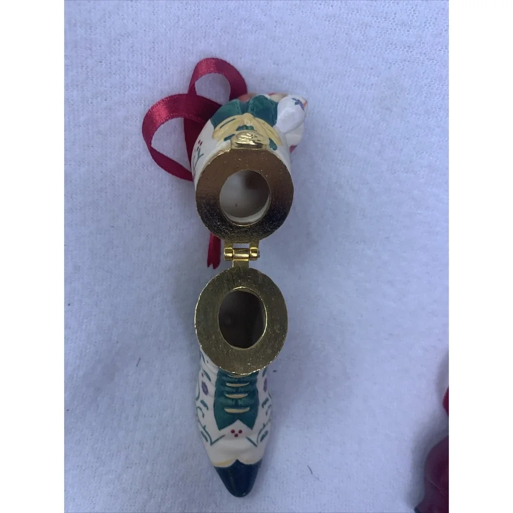 Lot Of 2 Hallmark Fashion Afoot Boot Christmas Ornament Hinged Boxes‎ 2000-2001